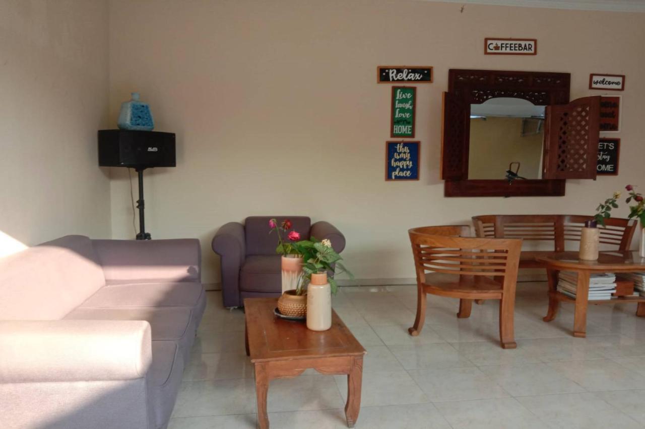 Hotel Express O 91578 Villali Jogja 2*
